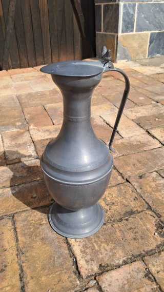 Jarra antigua de peltre/estaño francés Flor de Lis