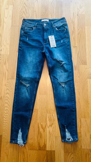 Vaqueros pitillos nuevos Talla 40