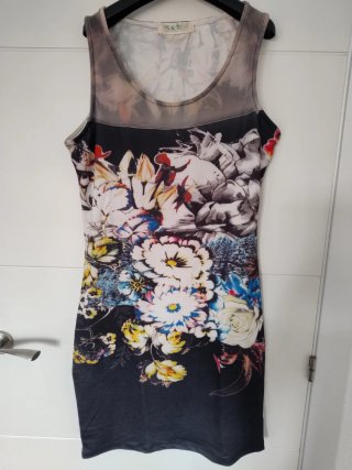 Vestido Floreado Entallado Talla S