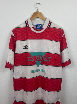 Camiseta Fútbol Vintage Umbro Roja y Blanca