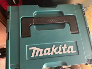 Caja de herramientas Makita
