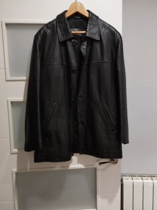 Chaquetón de piel negro