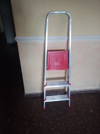 Escalera de Aluminio de 3 Peldaños