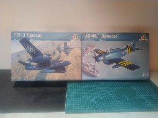 Set 2 modellini aerei Italeri 1/48