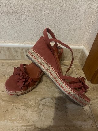 Sandalias de cuña rojas