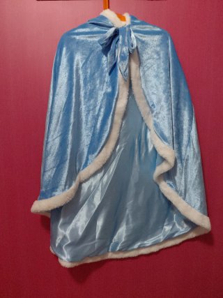 Capa de Raso Azul para Disfraz