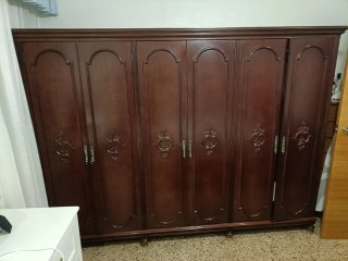 Armario Antiguo de Madera