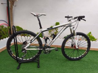Trek 8000.