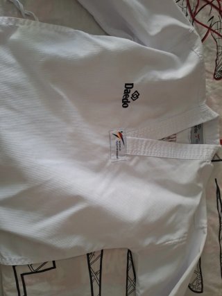 Traje de Taekwondo Daedo Talla 10 años.