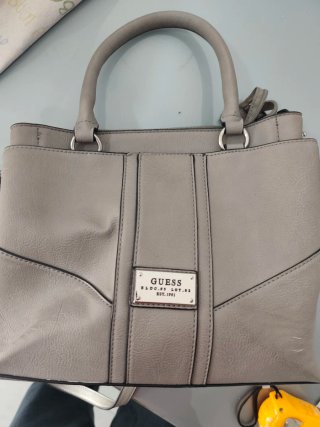 Bolso Guess Gris
