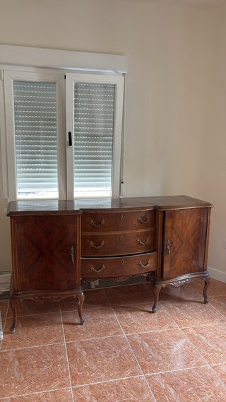 Cómoda antigua de madera