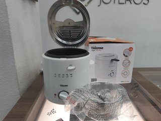 Freidora TRISTAR FREIDORA FR6941 1,5LTS TERMOSTATO BLANCA