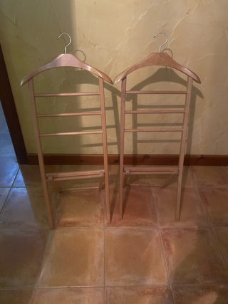 2 Galanes de noche de madera Ikea