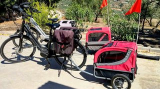 2 Bicicletas Eléctricas, 2 Remolques y Portabicis
