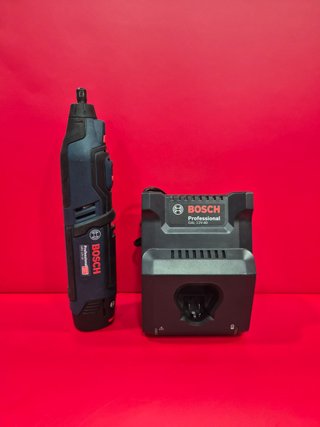 Multiherramienta Bosch GRO 12V-35 + Cargador.