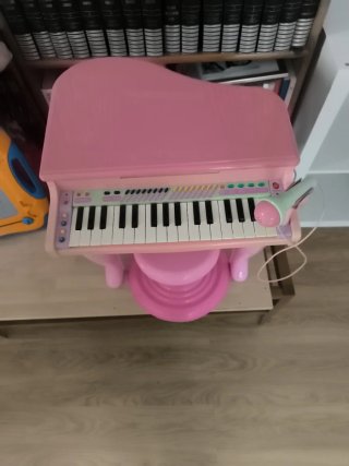 Piano de Juguete Rosa con Micrófono