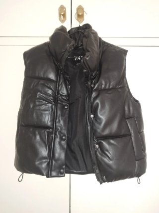 Chaleco acolchado negro Zara