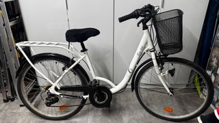 Bicicleta de paseo blanca City 500