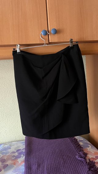 Falda negra Zara