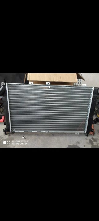 Radiador de agua Opel Zafira B 1.9 CDTI