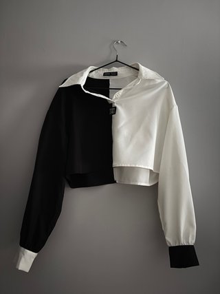 Camiseta Shein bicolor