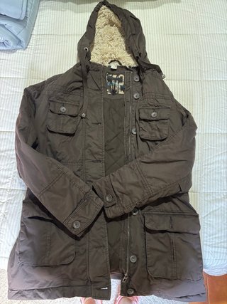 Chaqueta Marrón con Capucha