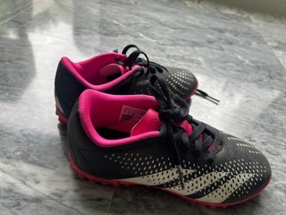 Zapatillas de fútbol Adidas multitacos Talla 32