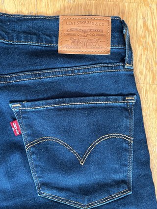 Pantalones Vaqueros Levi's. 724 High rise straight