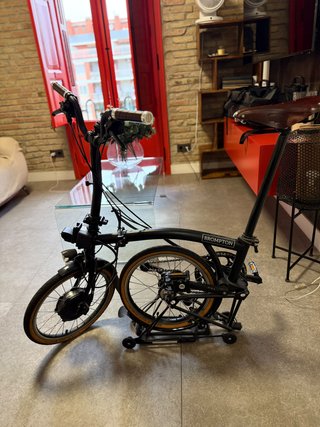Bicicleta Eléctrica Brompton M6L Negra