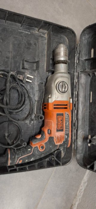 Taladro Black & Decker con maletín