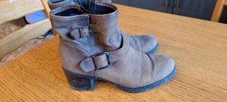 Botines de piel marrones