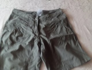 Pantalón corto verde