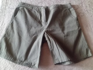 Pantalón corto verde