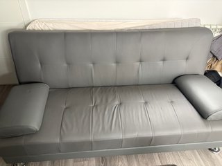 Sofá-Cama Gris de Piel Sintética
