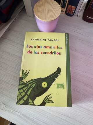 Los ojos amarillos de los cocodrilos