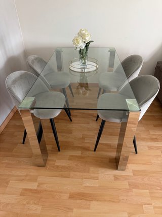 Mesa de Comedor con 4 Sillas