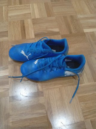 Botas de fútbol Puma azules