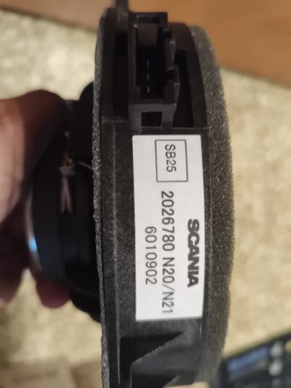 Altavoces Scania SB25
