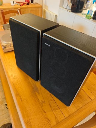Altavoces Phillips 484