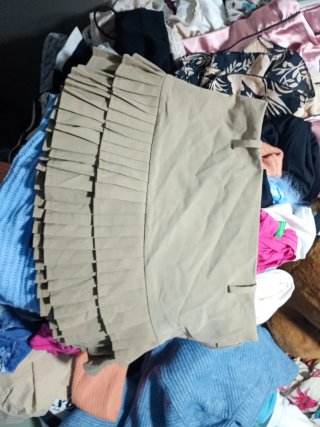 Falda Beige con Volantes