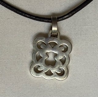 Colgante Tous Oso de Plata y Cordón Negro