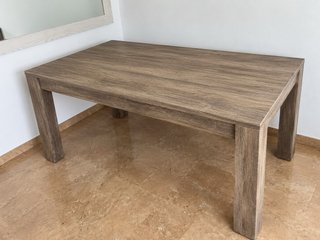 Mesa de Comedor de Madera