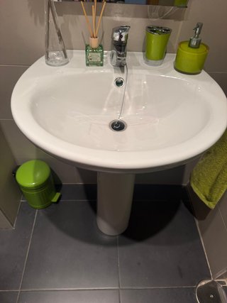 Lavabo de cerámica blanco