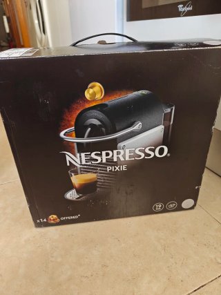 Cafetera Nespresso Pixie