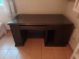 Mesa de escritorio de madera buena
