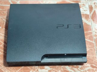 Consola PS3 (PlayStation 3) y 4 mandos