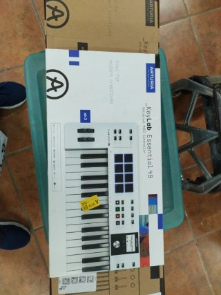 Teclado MIDI Arturia KeyLab Essential 49 mk3