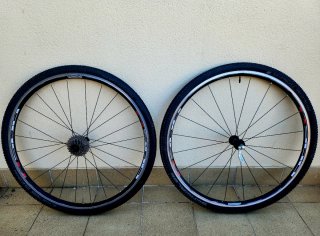 Ruedas Shimano 10v con Cubiertas Schwalbe
