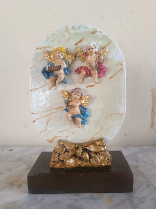Figura Ovalada con Tres Angelitos Musicales