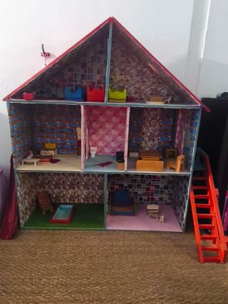 Casita para muñecas artesanal